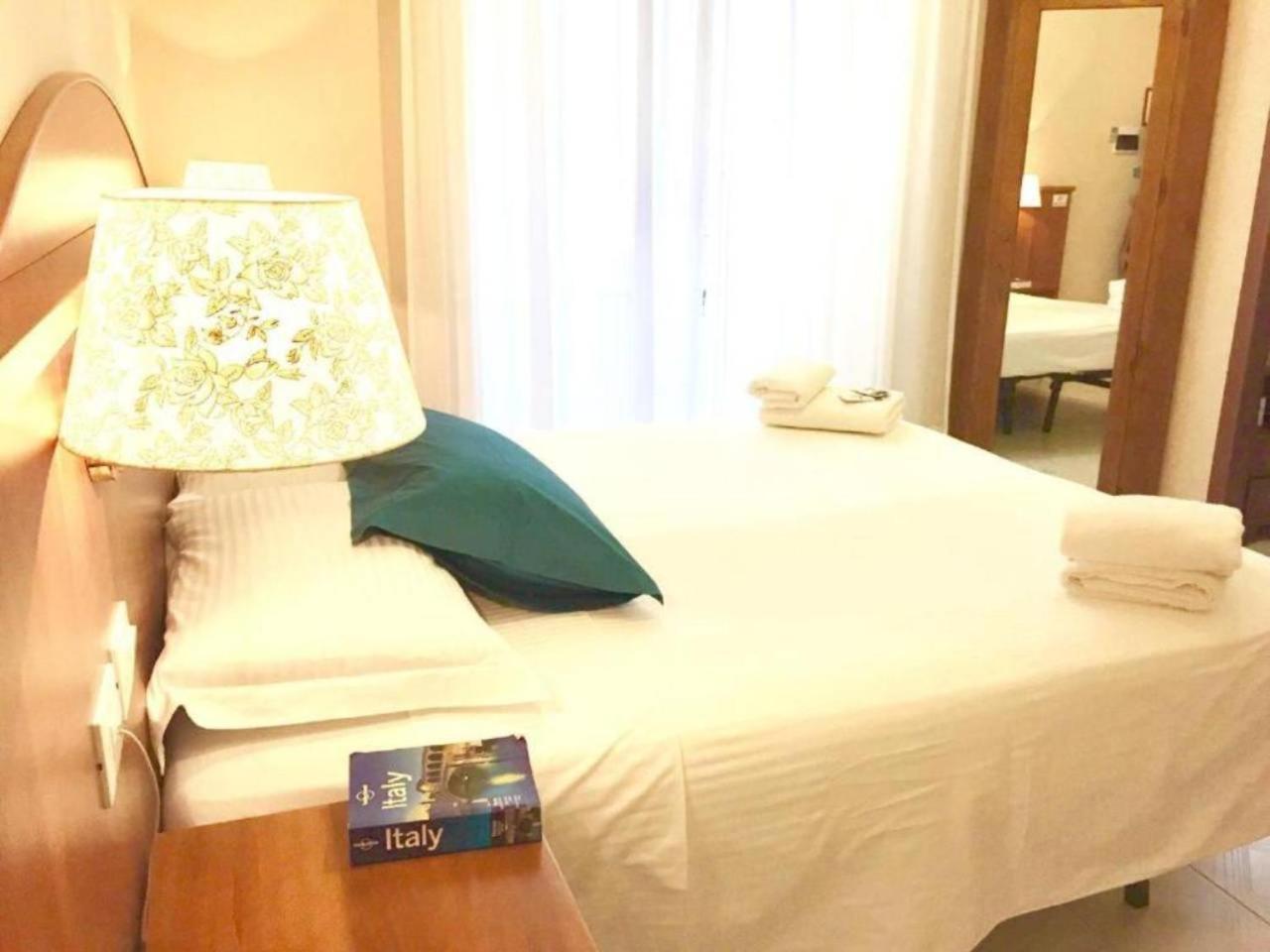Nahid Accommodation Рим Екстериор снимка