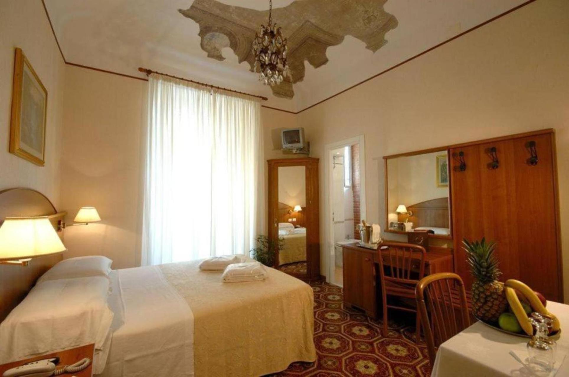 Nahid Accommodation Рим Екстериор снимка