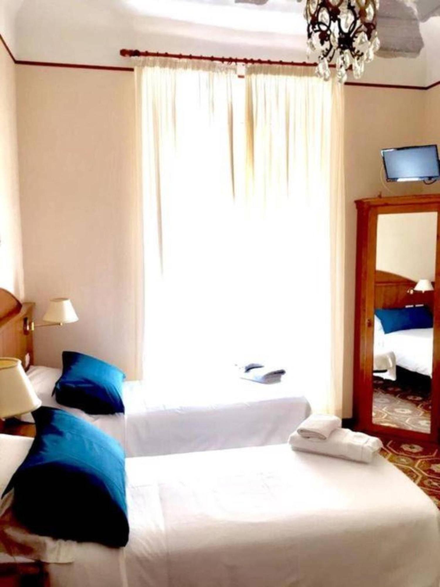 Nahid Accommodation Рим Екстериор снимка