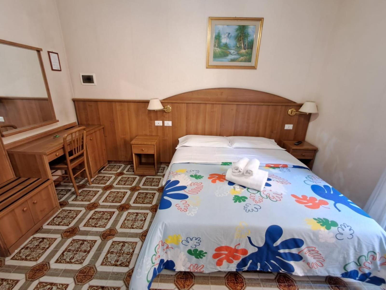 Nahid Accommodation Рим Екстериор снимка