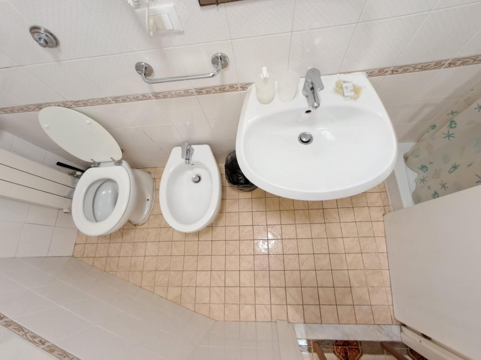 Nahid Accommodation Рим Екстериор снимка