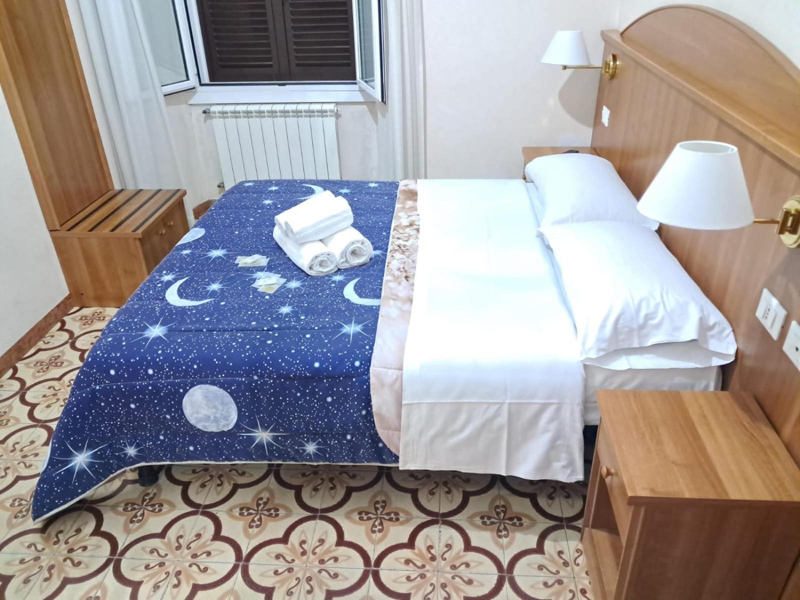 Nahid Accommodation Рим Екстериор снимка