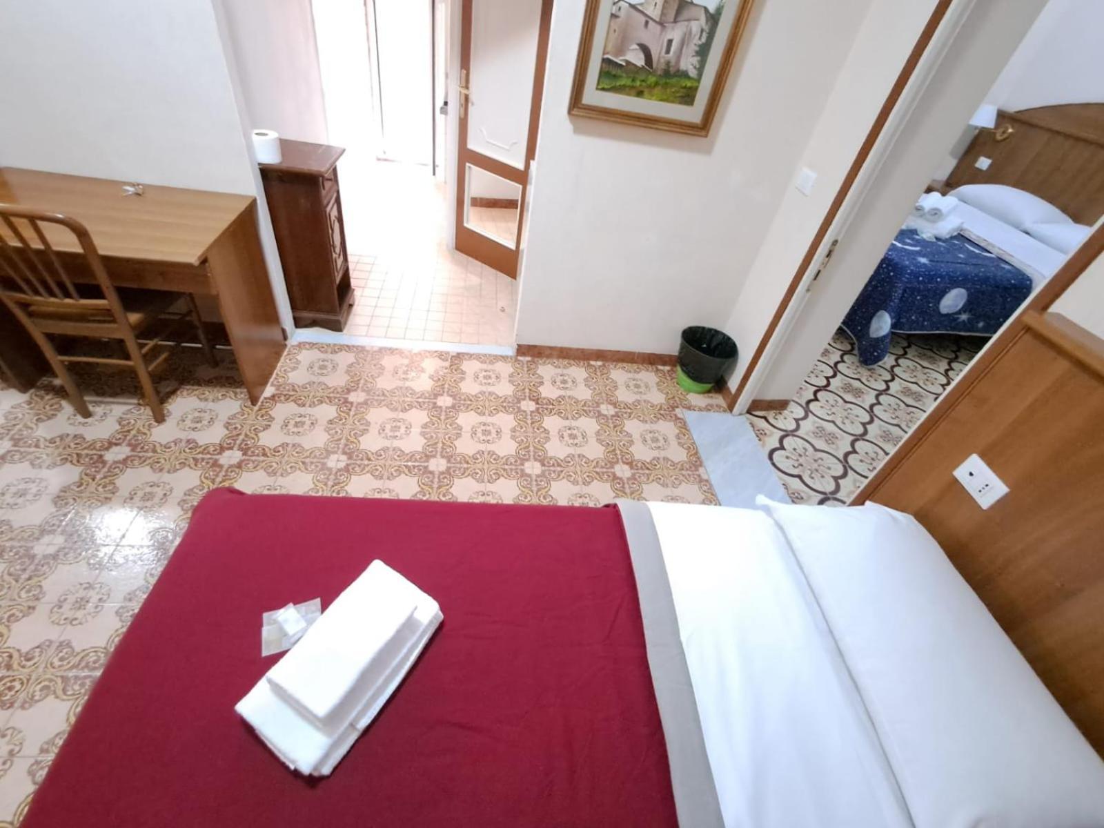 Nahid Accommodation Рим Екстериор снимка