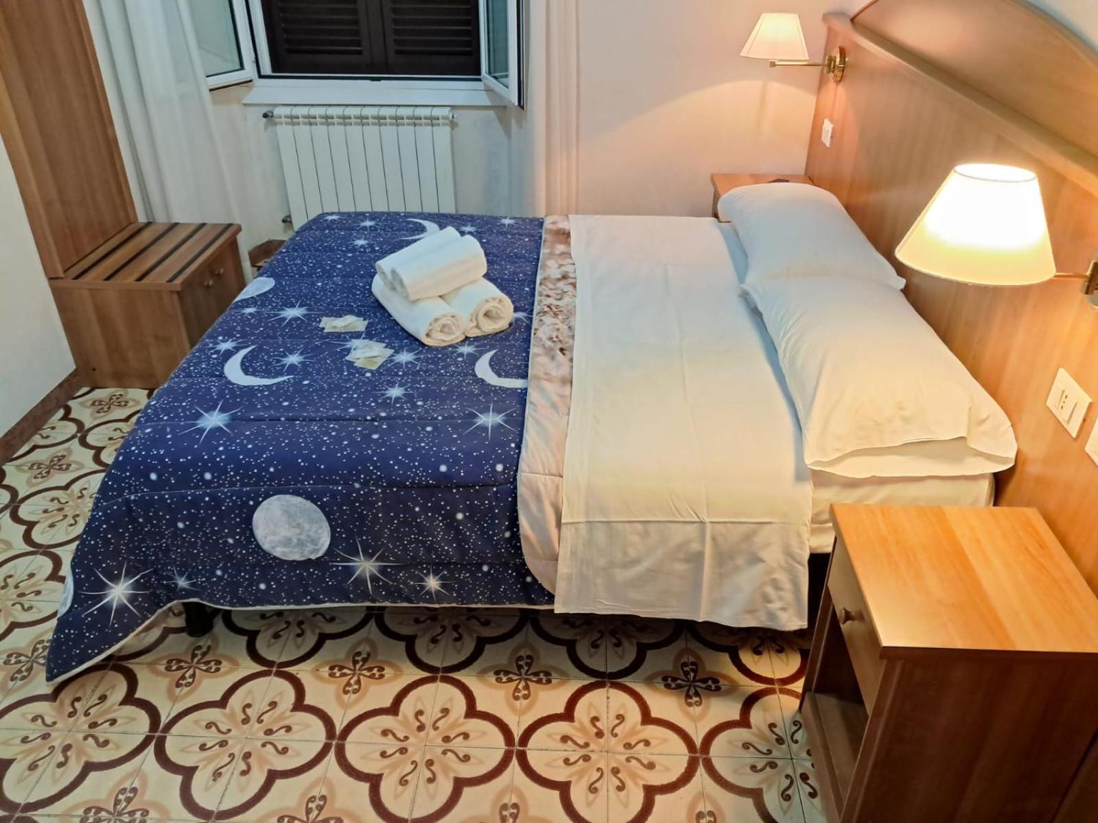 Nahid Accommodation Рим Екстериор снимка