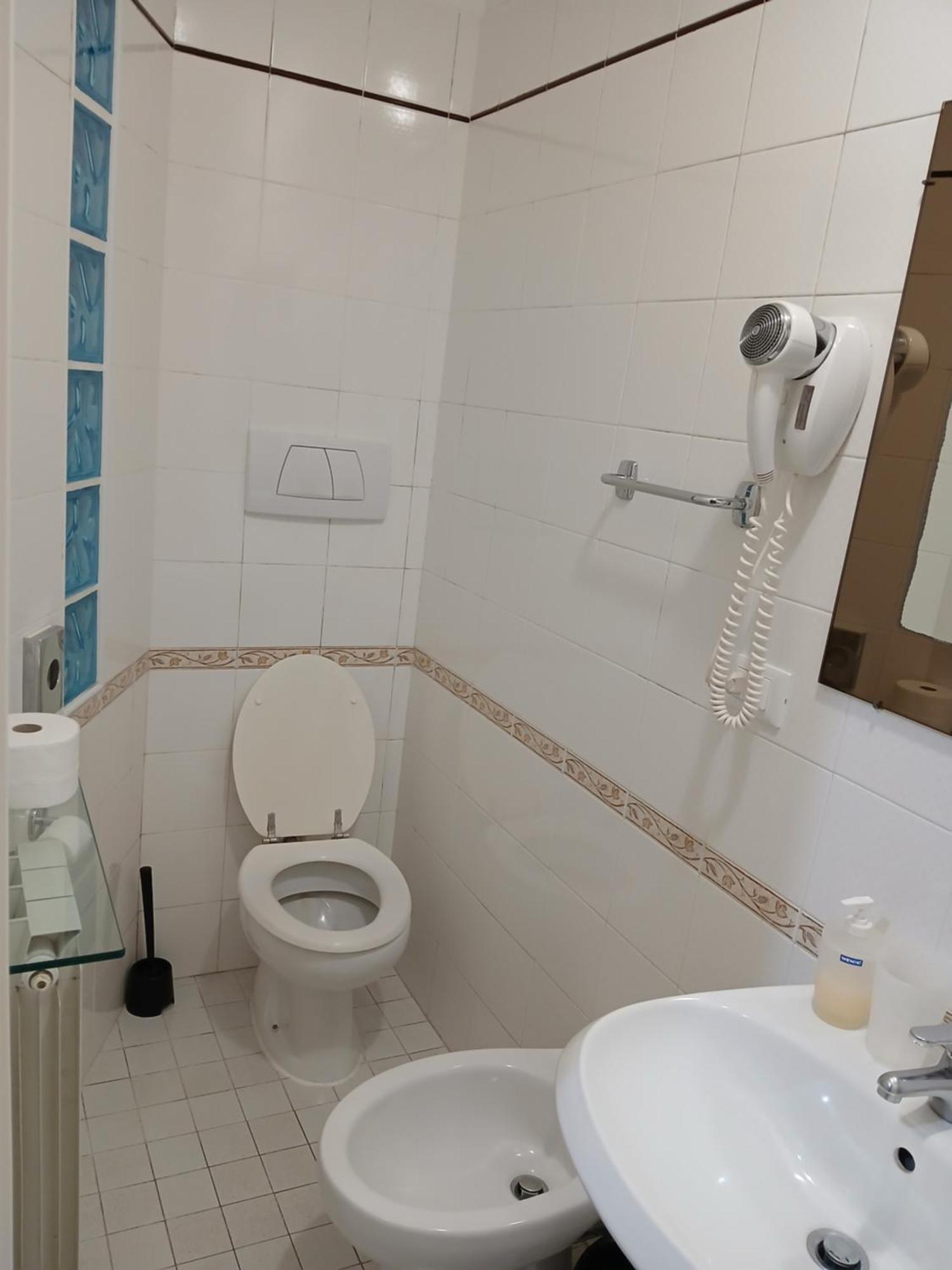Nahid Accommodation Рим Екстериор снимка